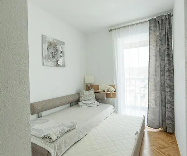 Karoline Апартаменты *