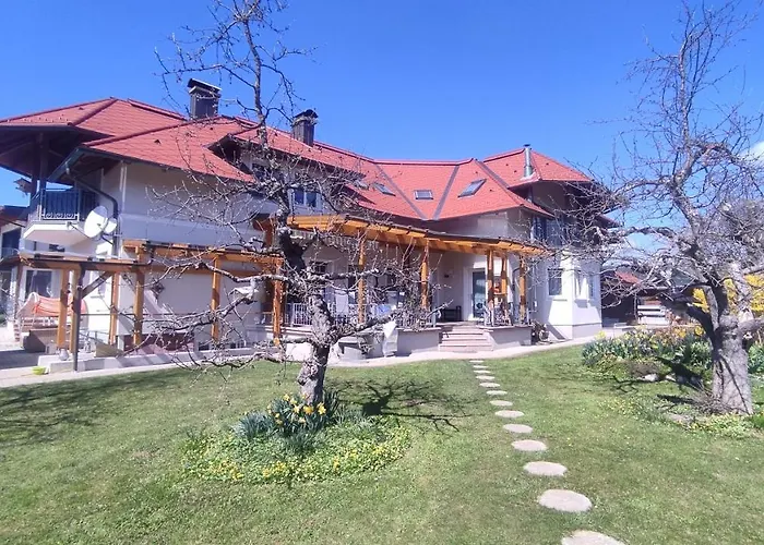 Апартаменты Karoline *